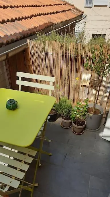 Mon Jardin Secret Marseillais Avec Terrasse Dans Le Quartier Le Plus Cool Du Monde Marseille